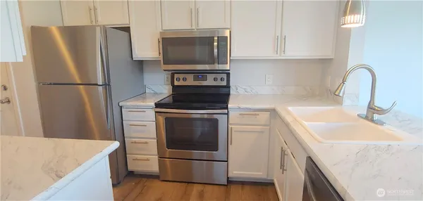 $1,895 | 9735 272nd Street Northwest, Unit 511, Stanwood, WA 98292