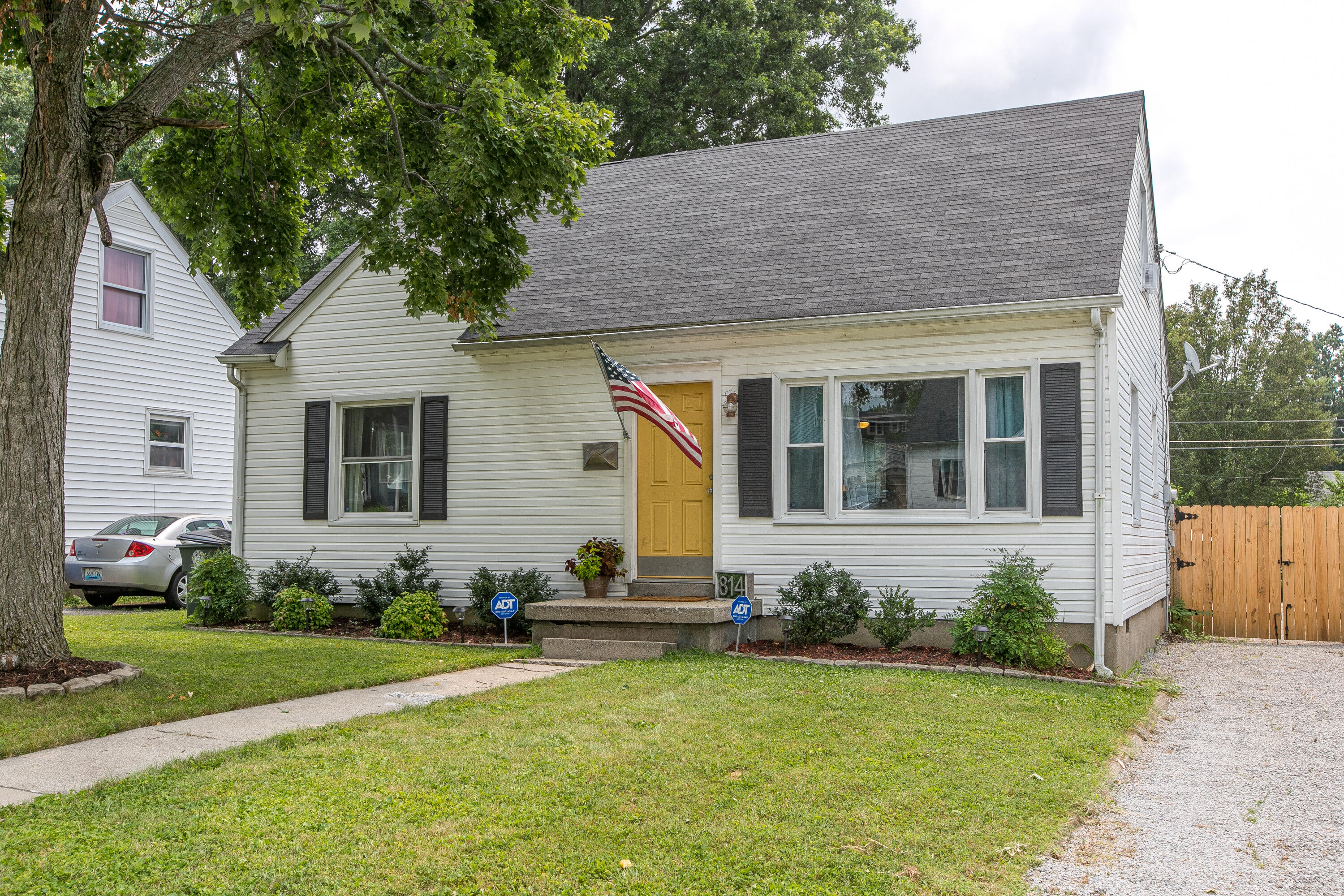 814 Carneal Road Lexington, KY 40505 - Photo 3 of 34 1-2