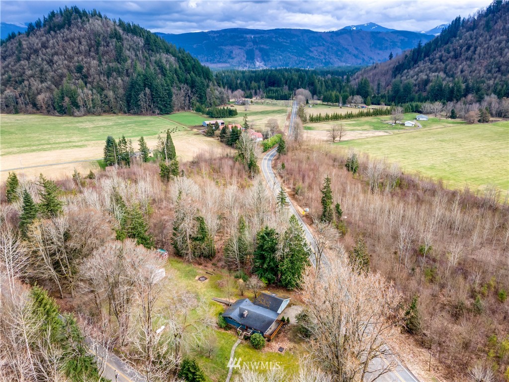 5655 Reese Hill Road Sumas, WA 98295 - Photo 1 of 40