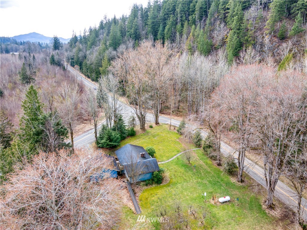 5655 Reese Hill Road Sumas, WA 98295 - Photo 3 of 40