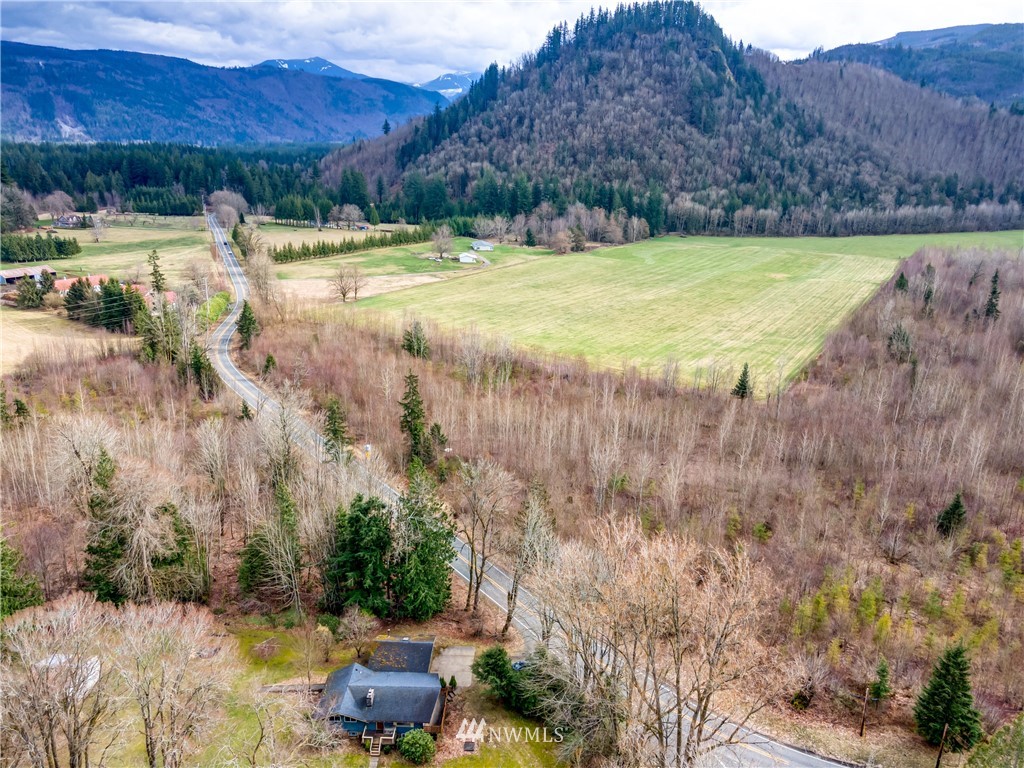 5655 Reese Hill Road Sumas, WA 98295 - Photo 4 of 40