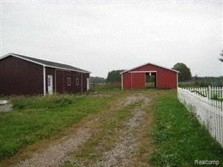 4254 Fargo Road Avoca, MI 48006 - Photo 12 of 12 Driveway