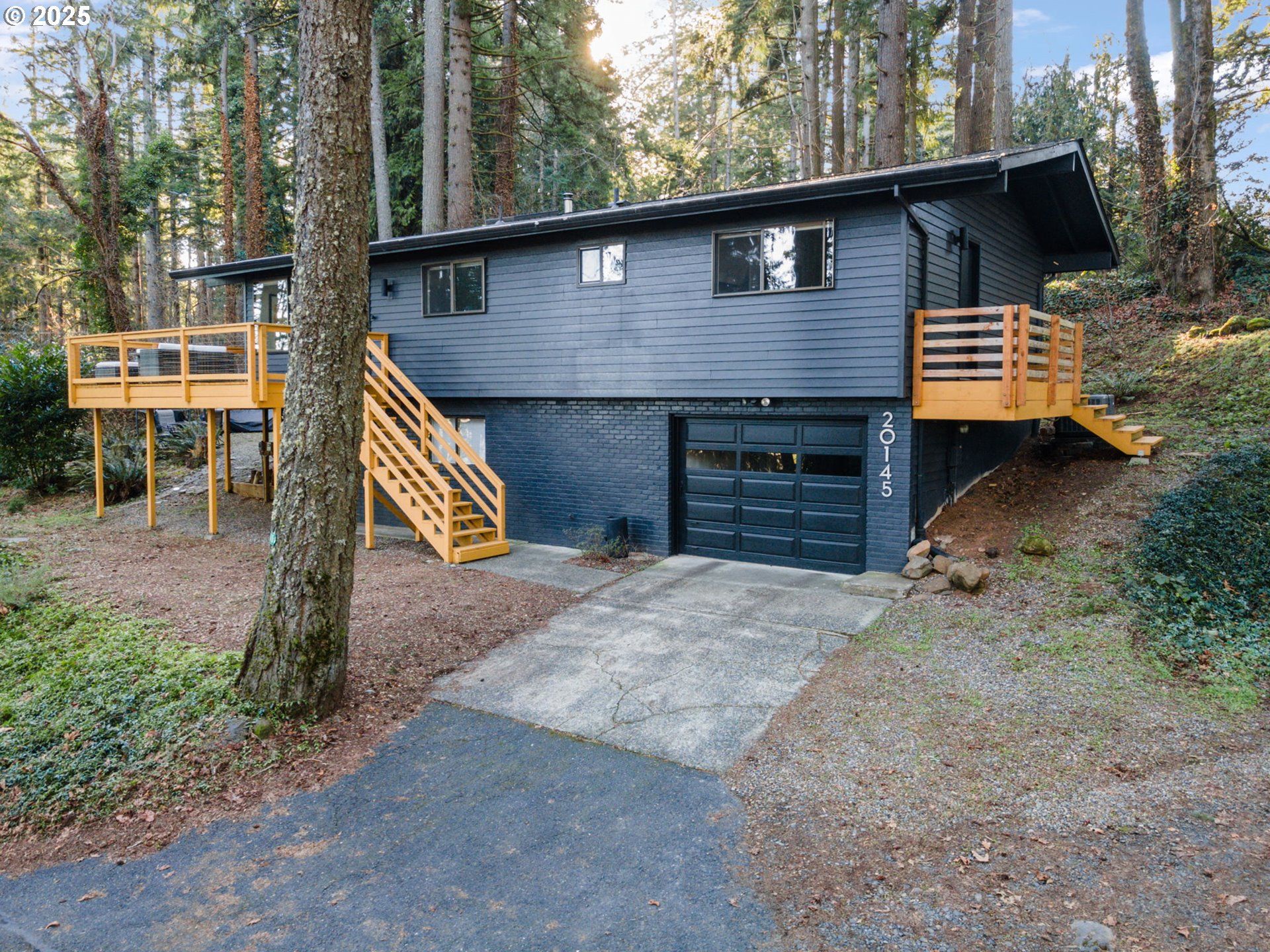20145 South Henrici Road Oregon City, OR 97045 - Photo 1 of 30 Gallery Image 1