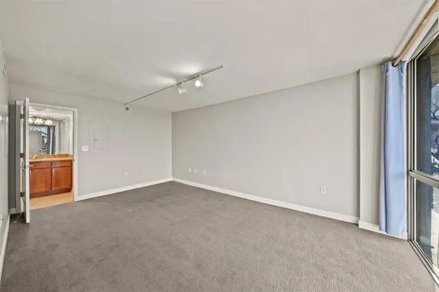 $257,900 | 600 Admiral Boulevard, Unit 605, Kansas City, MO 64106