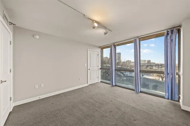 $257,900 | 600 Admiral Boulevard, Unit 605, Kansas City, MO 64106