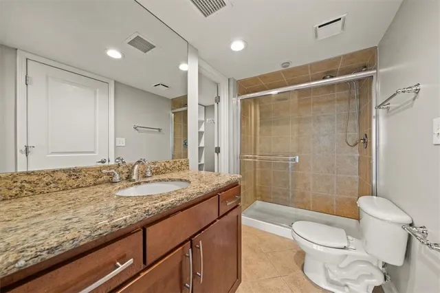 $257,900 | 600 Admiral Boulevard, Unit 605, Kansas City, MO 64106