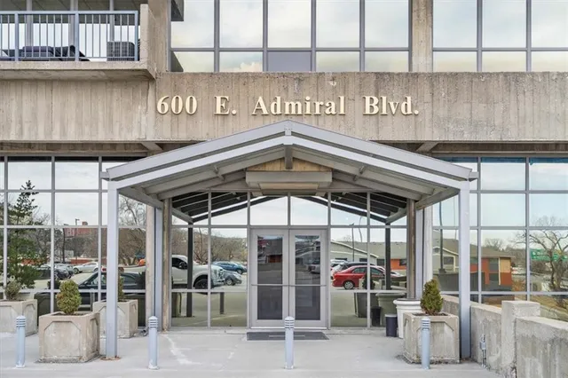 $257,900 | 600 Admiral Boulevard, Unit 605, Kansas City, MO 64106