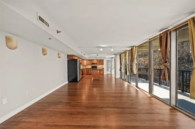 $257,900 | 600 Admiral Boulevard, Unit 605, Kansas City, MO 64106