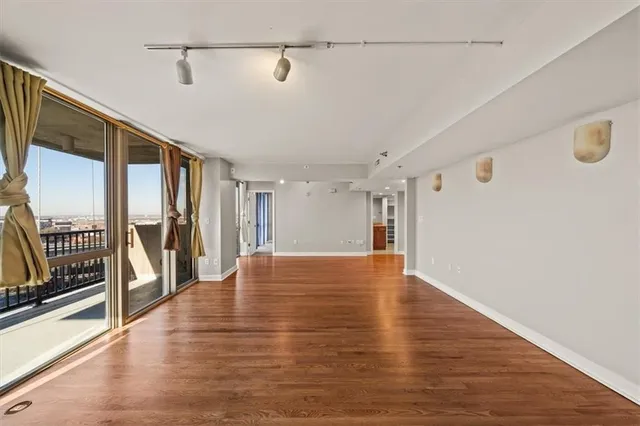 $257,900 | 600 Admiral Boulevard, Unit 605, Kansas City, MO 64106