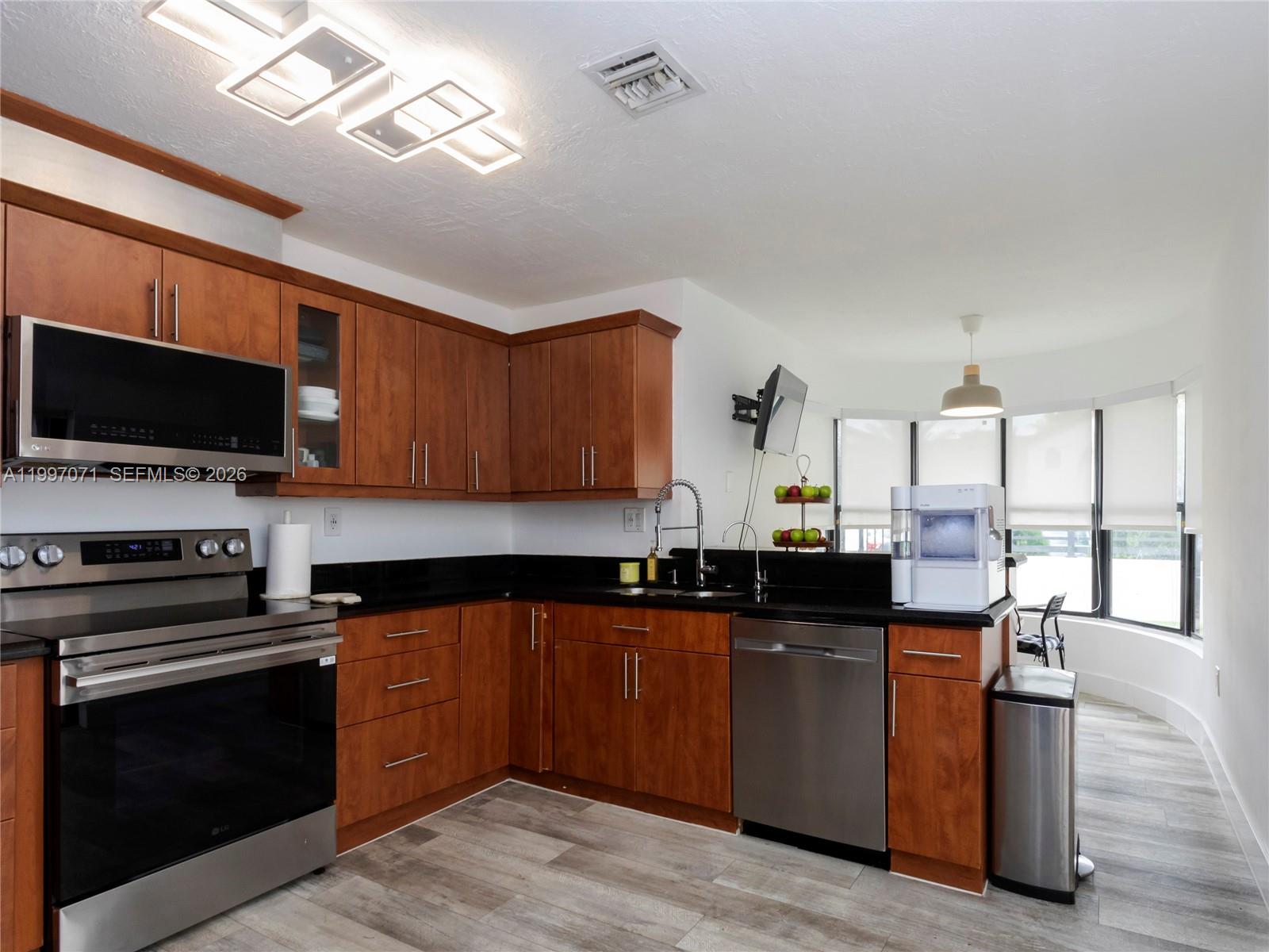 11722 Southwest 107th Terrace Miami, FL 33186 - Photo 7 of 22