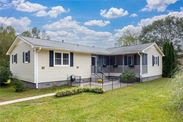 $300,000 | 314 East McGuffin Drive, Westminster, SC 29693