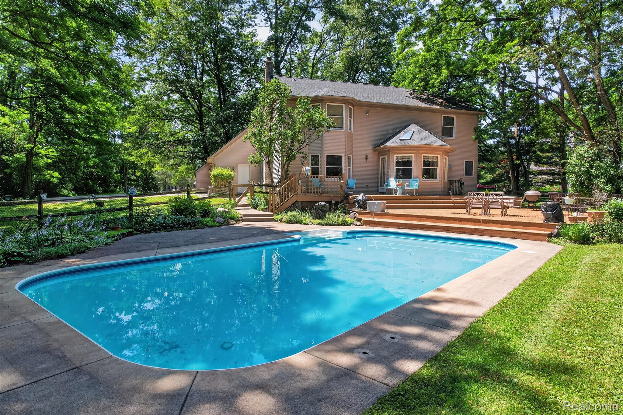 1919 Fox Ridge Drive Howell, MI 48843 - Photo 36 of 42 DJI_0028.jpg
