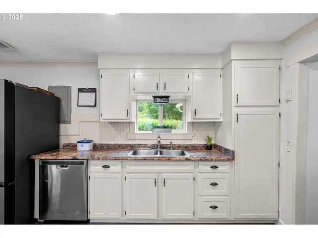 $390,000 | 106 West Jones Street, Yacolt, WA 98675