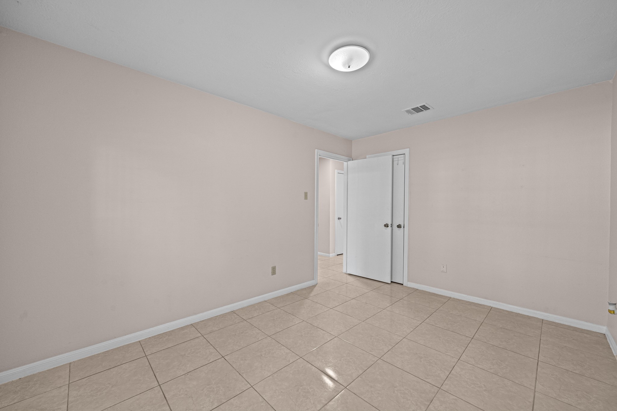 11503 High Star Drive Houston, TX 77072 - Photo 25 of 38 a view of an empty room