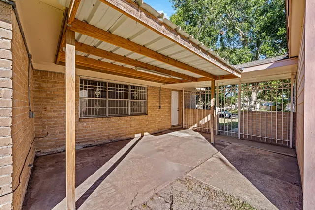 a house view with a backyard space