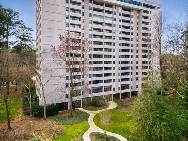 $2,950 | 3530 Piedmont Road Northeast, Unit 1M, Atlanta, GA 30305