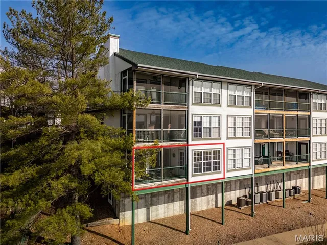 $334,500 | 1307 West Harbour Towne Drive, Unit W1307, Lake Ozark, MO 65049