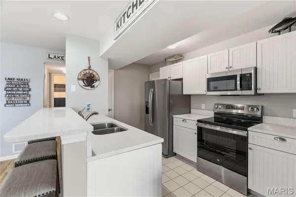 $298,000 | 1307 West Harbour Towne Drive, Unit W1307, Lake Ozark, MO 65049