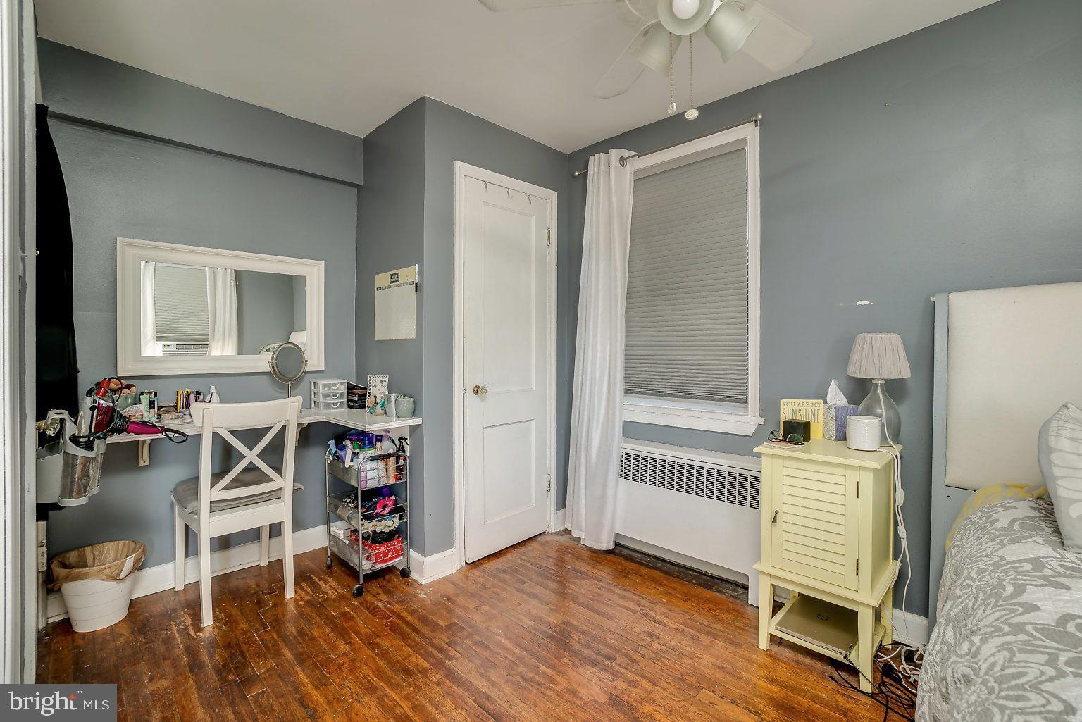 3501 Greenvale Road Baltimore, MD 21229 - Photo 22 of 33 vanity area