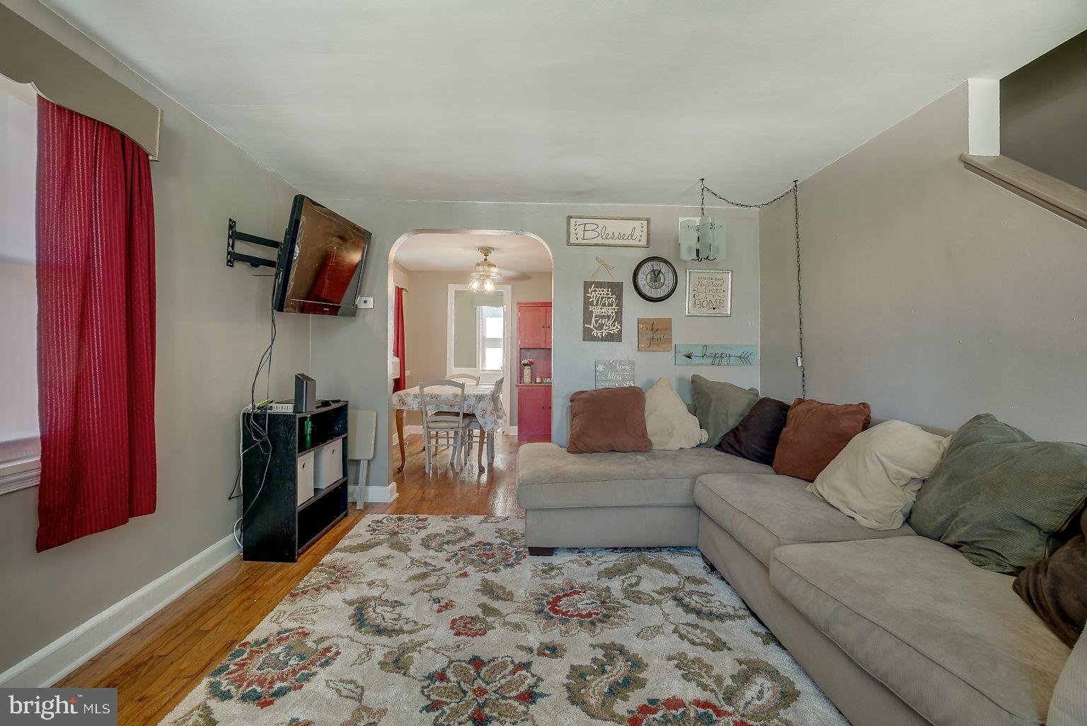 3501 Greenvale Road Baltimore, MD 21229 - Photo 4 of 33 Gallery Image 4