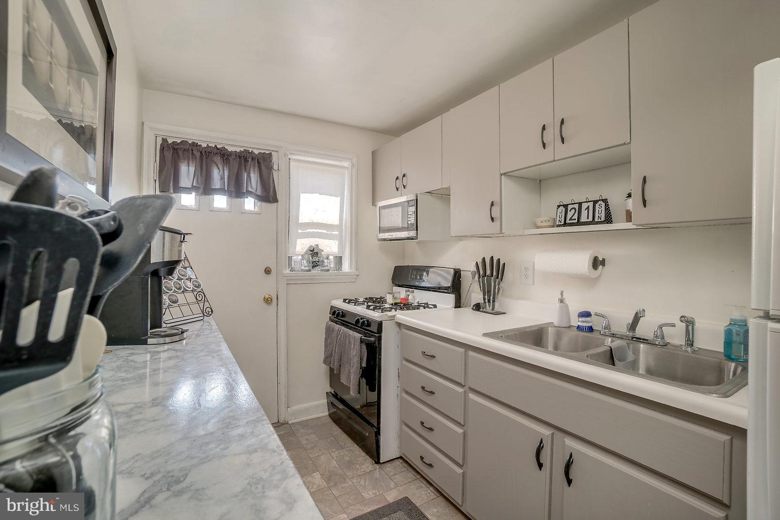 3501 Greenvale Road Baltimore, MD 21229 - Photo 5 of 33 Gallery Image 5