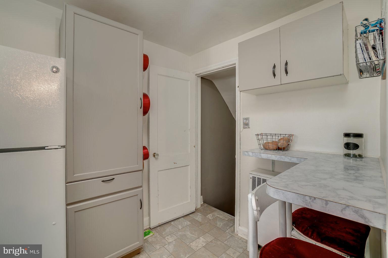 3501 Greenvale Road Baltimore, MD 21229 - Photo 8 of 33 Gallery Image 8