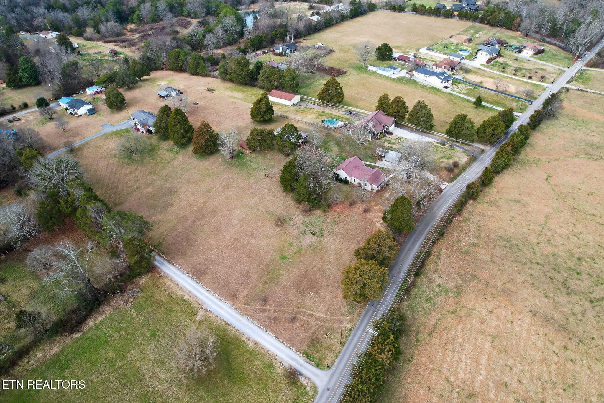 4721 Wise Springs Road Knoxville, TN 37918 - Photo 14 of 44 15_4721_Wise_Springs_Rd_Knoxville_TN_379