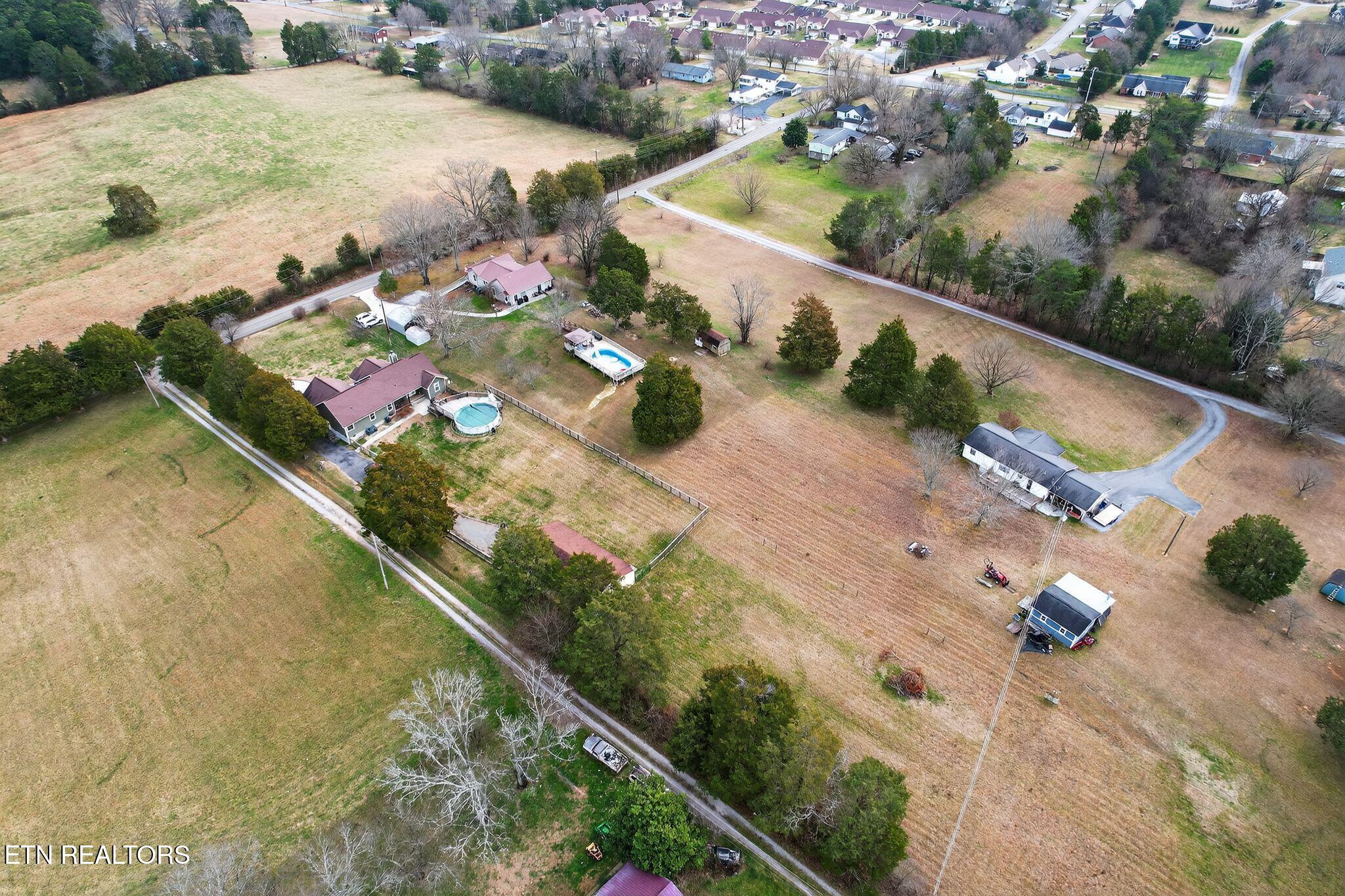 4721 Wise Springs Road Knoxville, TN 37918 - Photo 15 of 44 16_4721_Wise_Springs_Rd_Knoxville_TN_379