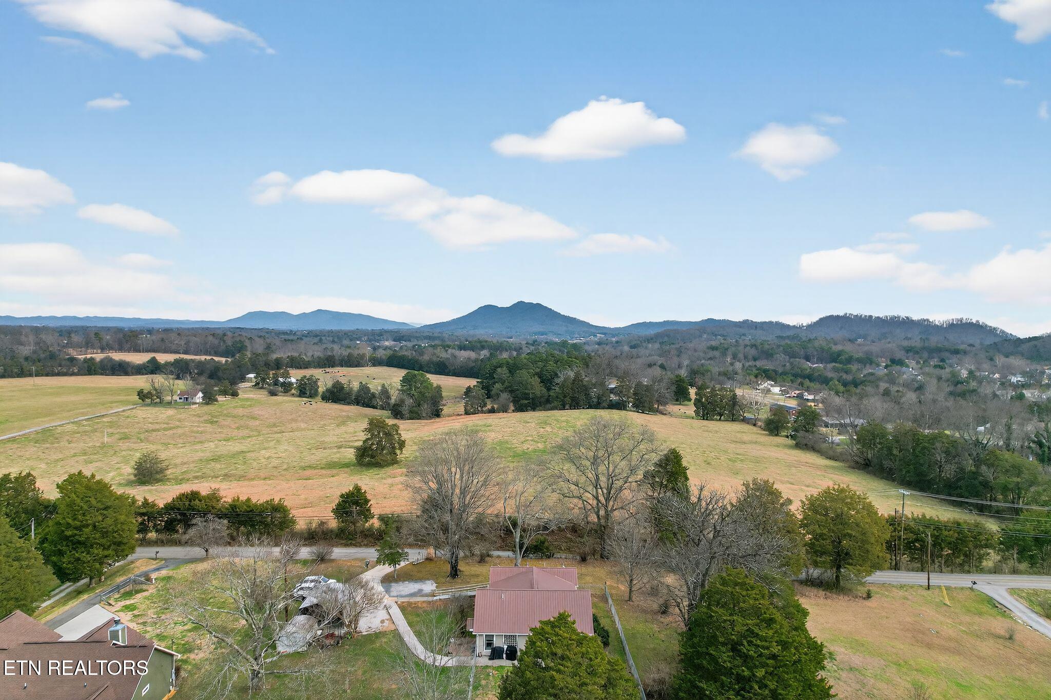 4721 Wise Springs Road Knoxville, TN 37918 - Photo 18 of 44 19_4721_Wise_Springs_Rd_Knoxville_TN_379