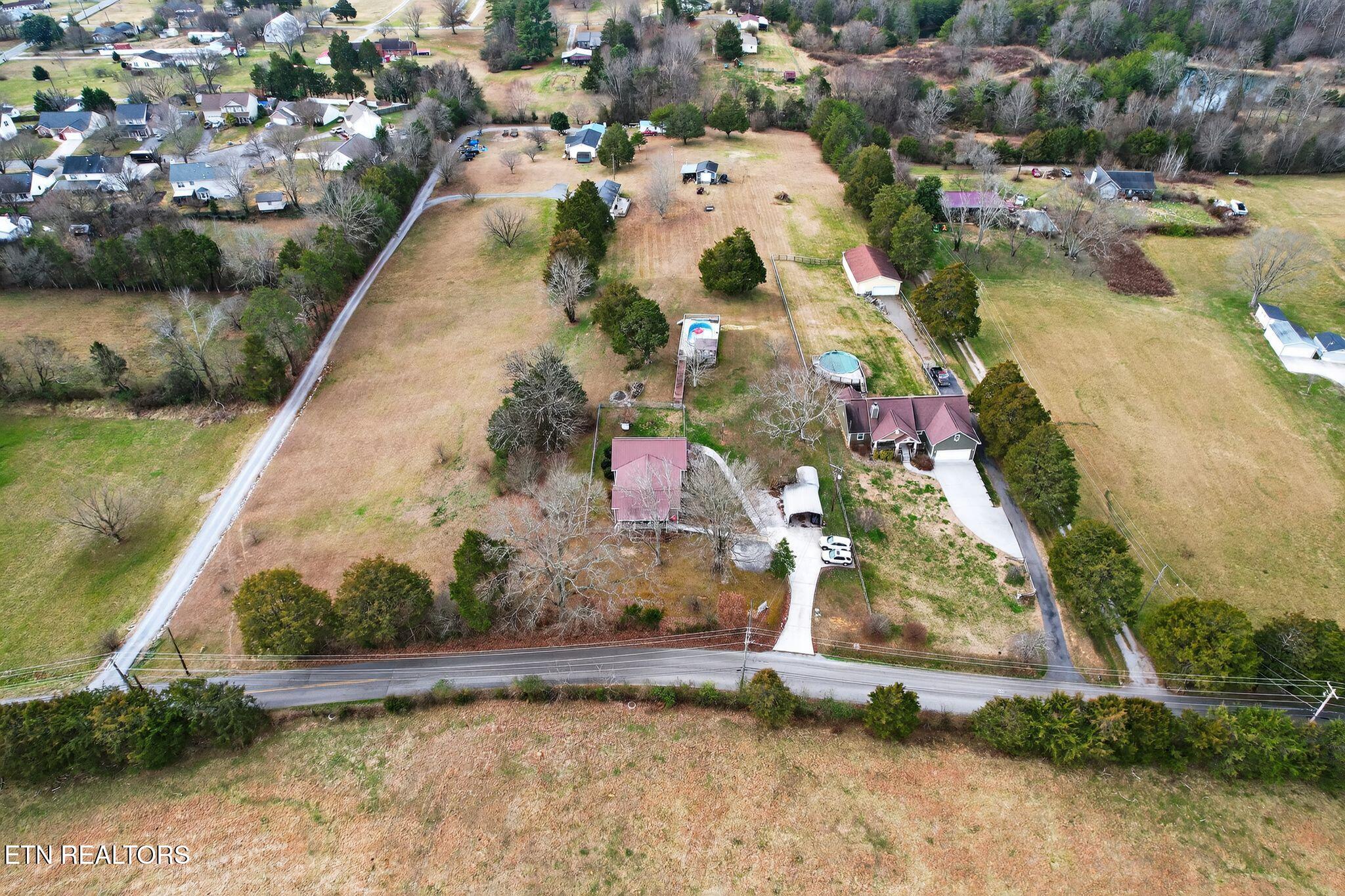 4721 Wise Springs Road Knoxville, TN 37918 - Photo 4 of 44 03_4721_Wise_Springs_Rd_Knoxville_TN_379