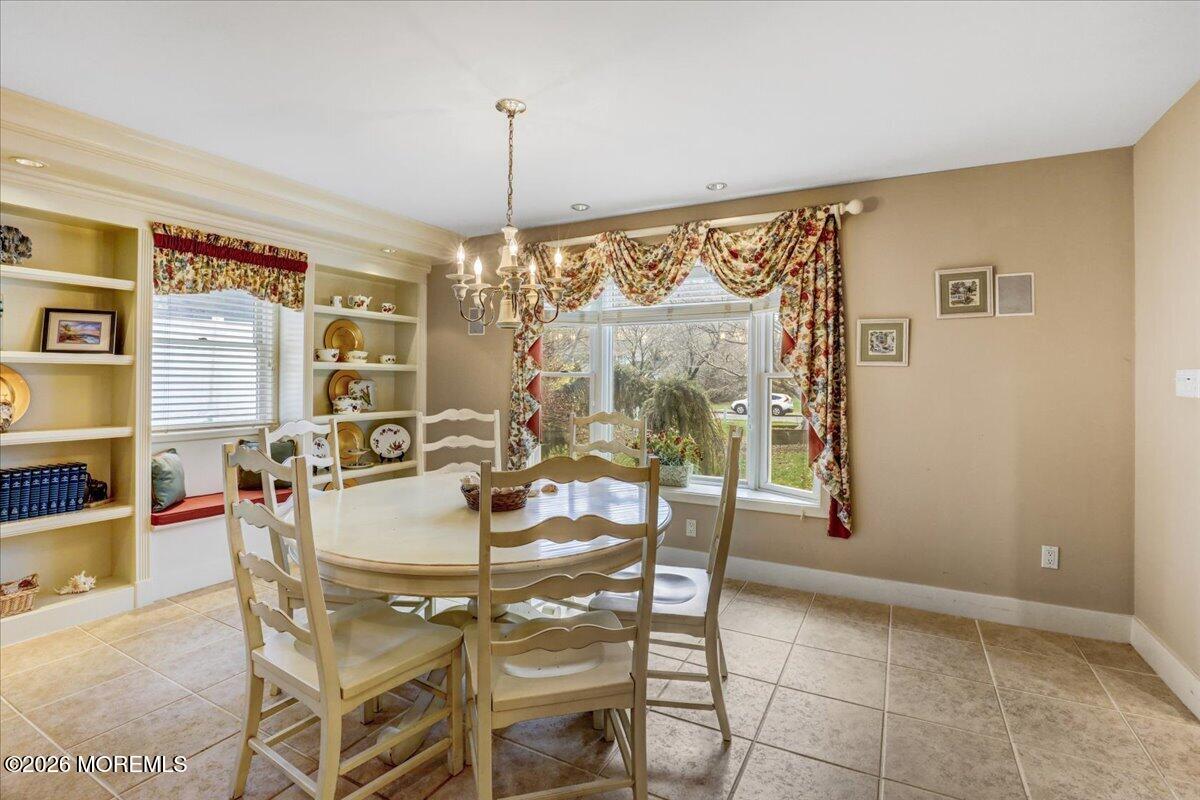 21 Applegate Road Freehold, NJ 07728 - Photo 19 of 46 Breakfast Area