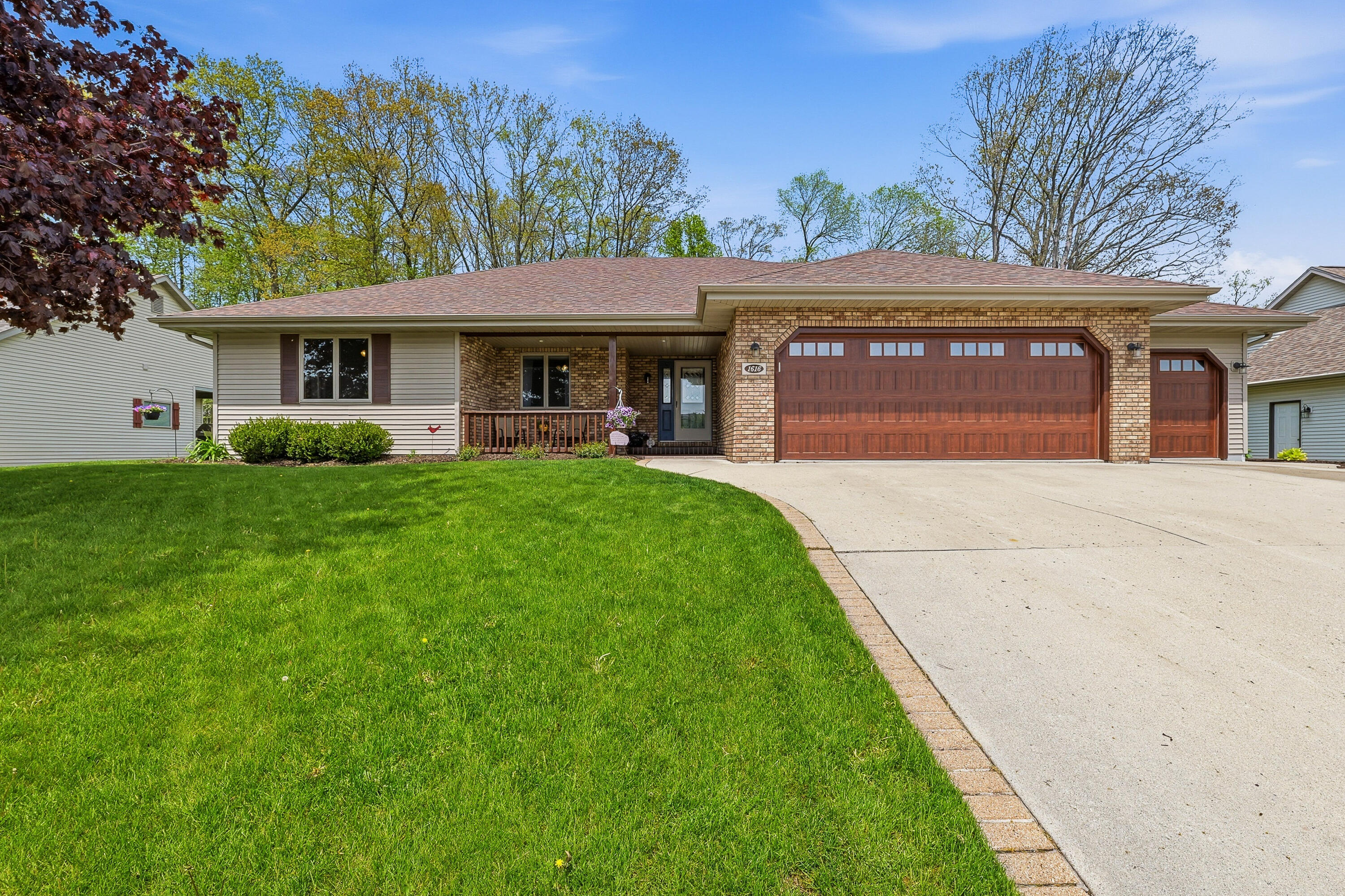 1616 Sandstone Lane Howards Grove, WI 53083 - Photo 39 of 47 1616 Sandstone Lane
