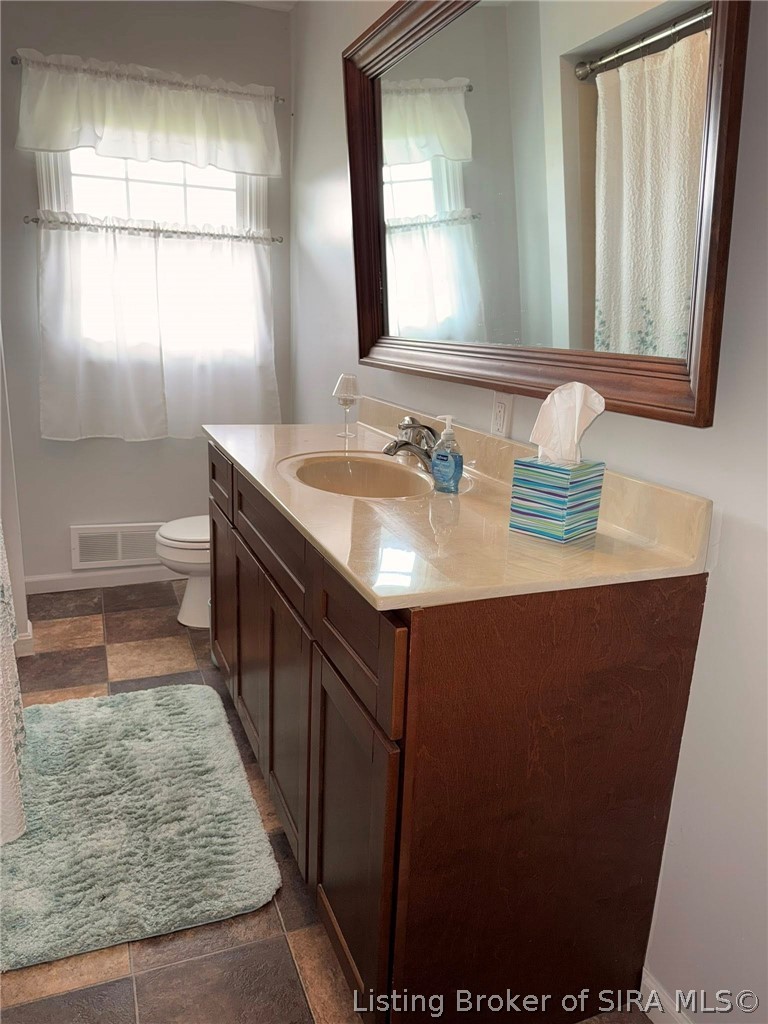 1110 West Helton Road Scottsburg, IN 47170 - Photo 18 of 22 Full hallway bath