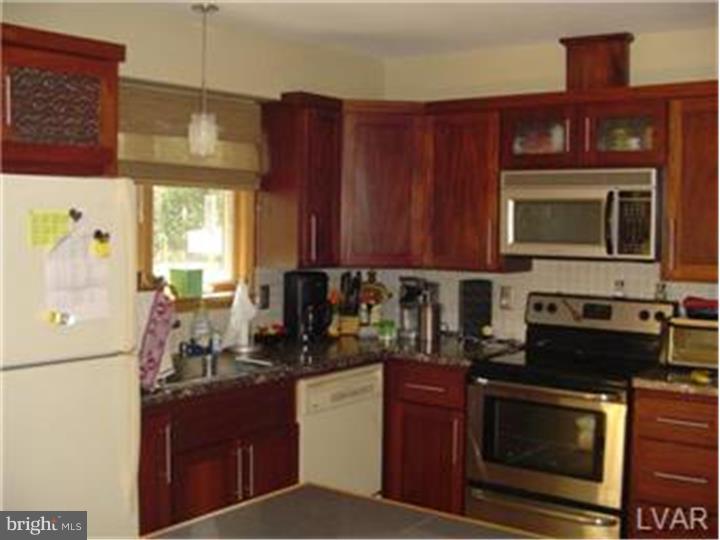 3256 Spring Valley Road Slatington, PA 18080 - Photo 3 of 14 Gallery Image 3