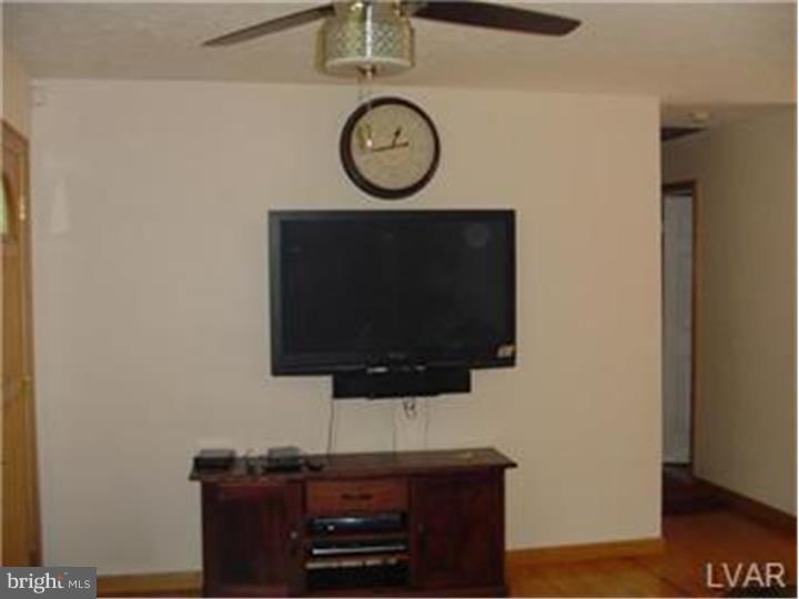 3256 Spring Valley Road Slatington, PA 18080 - Photo 5 of 14 Gallery Image 5