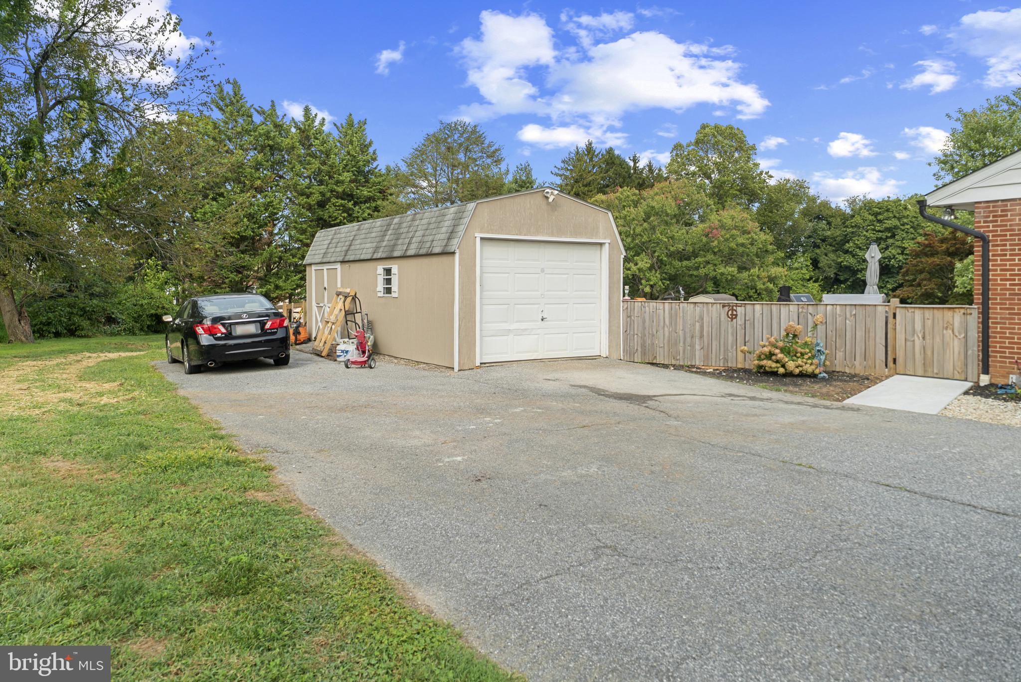 212 Nicodemus Road Reisterstown, MD 21136 - Photo 23 of 33 Detached garage