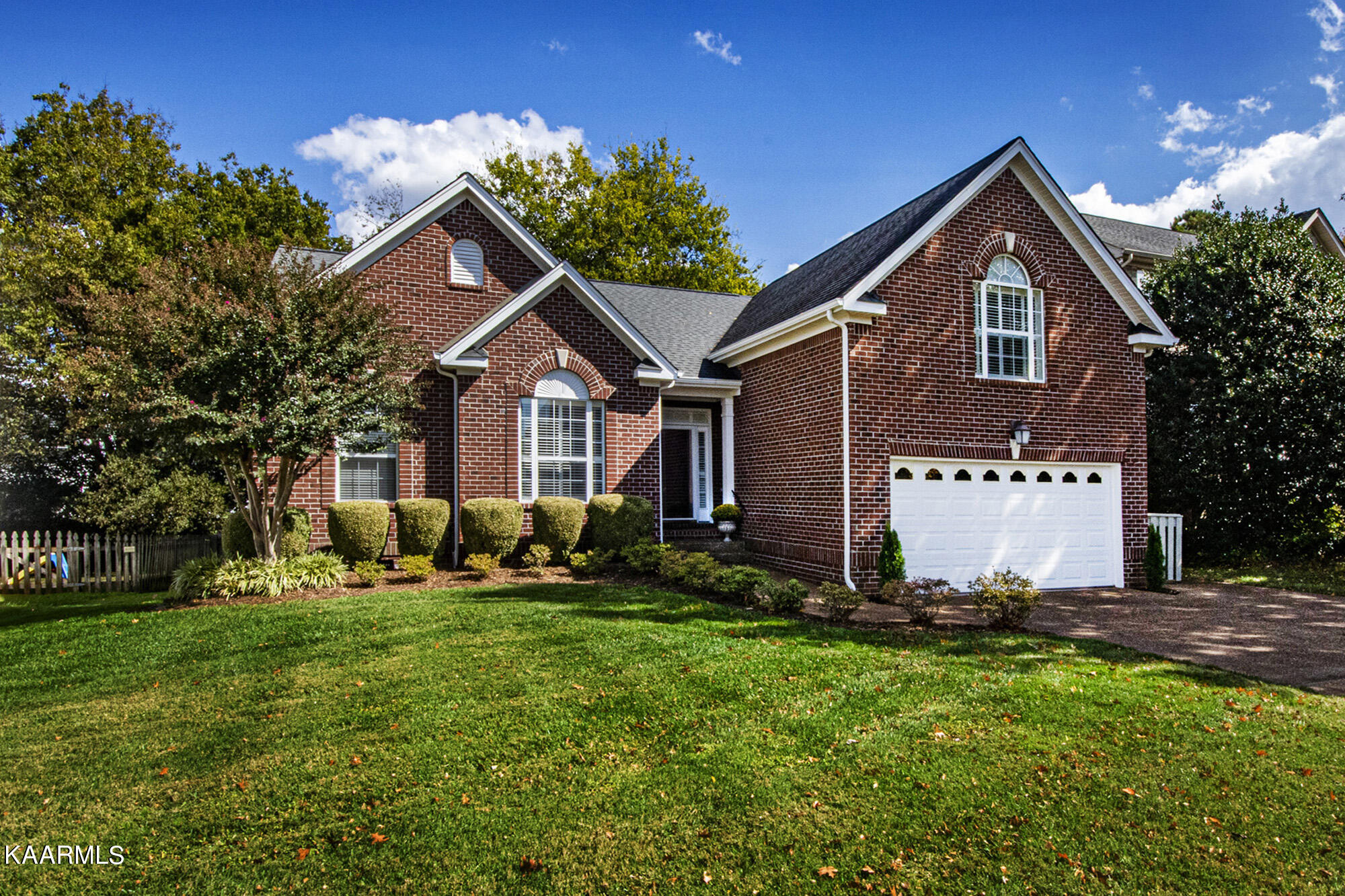 1214 Vale View Road Knoxville, TN 37922 - Photo 1 of 34 V19A3525 copy