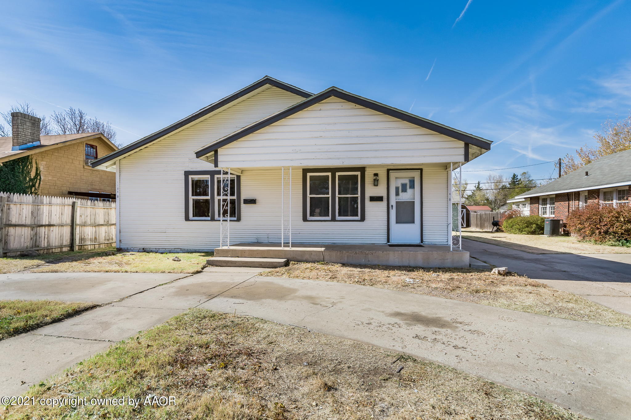 1104 South Western Street Amarillo, TX 79106 - Photo 2 of 29 a big house with a large space in front of it