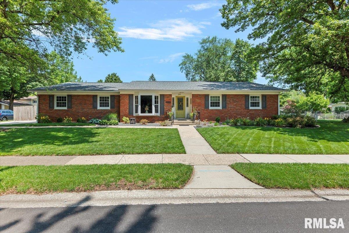2605 Churchill Road Springfield, IL 62702 - Photo 1 of 41