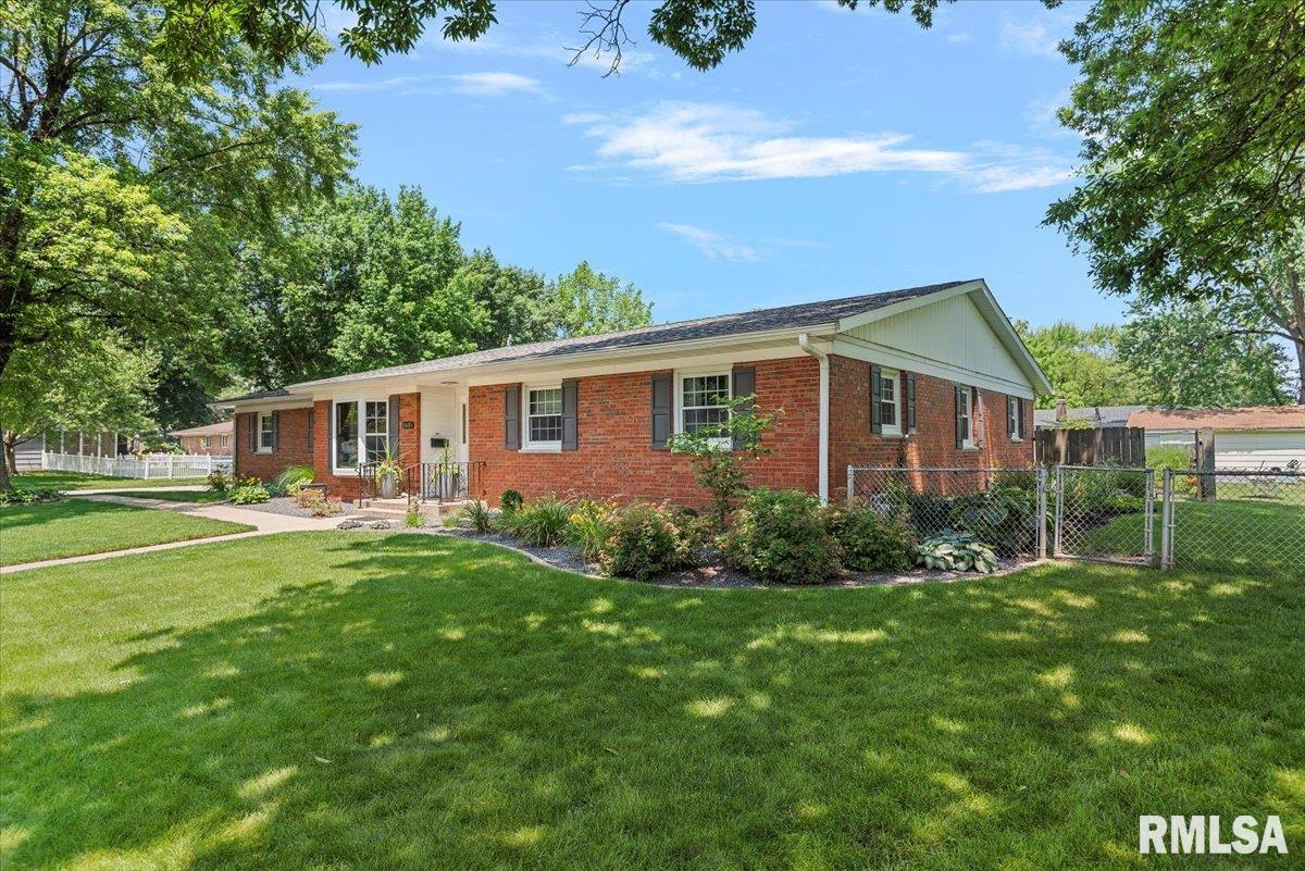 2605 Churchill Road Springfield, IL 62702 - Photo 2 of 41