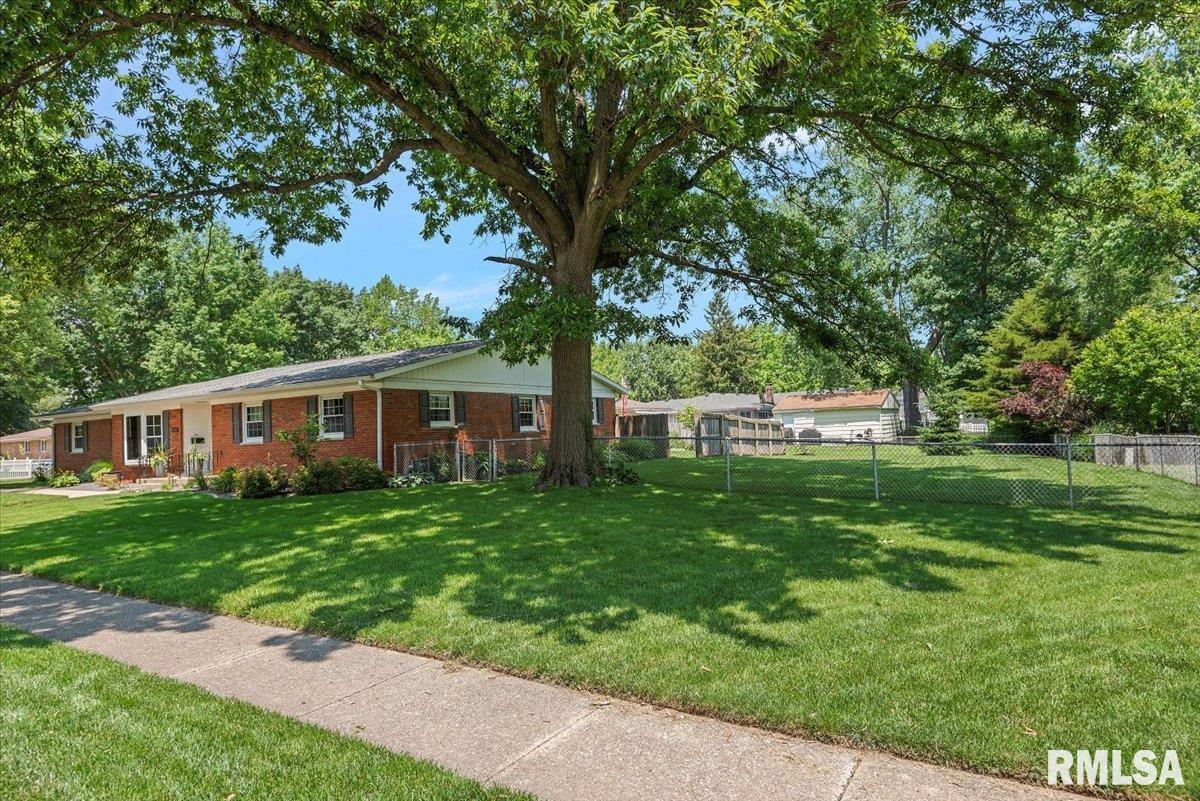 2605 Churchill Road Springfield, IL 62702 - Photo 3 of 41