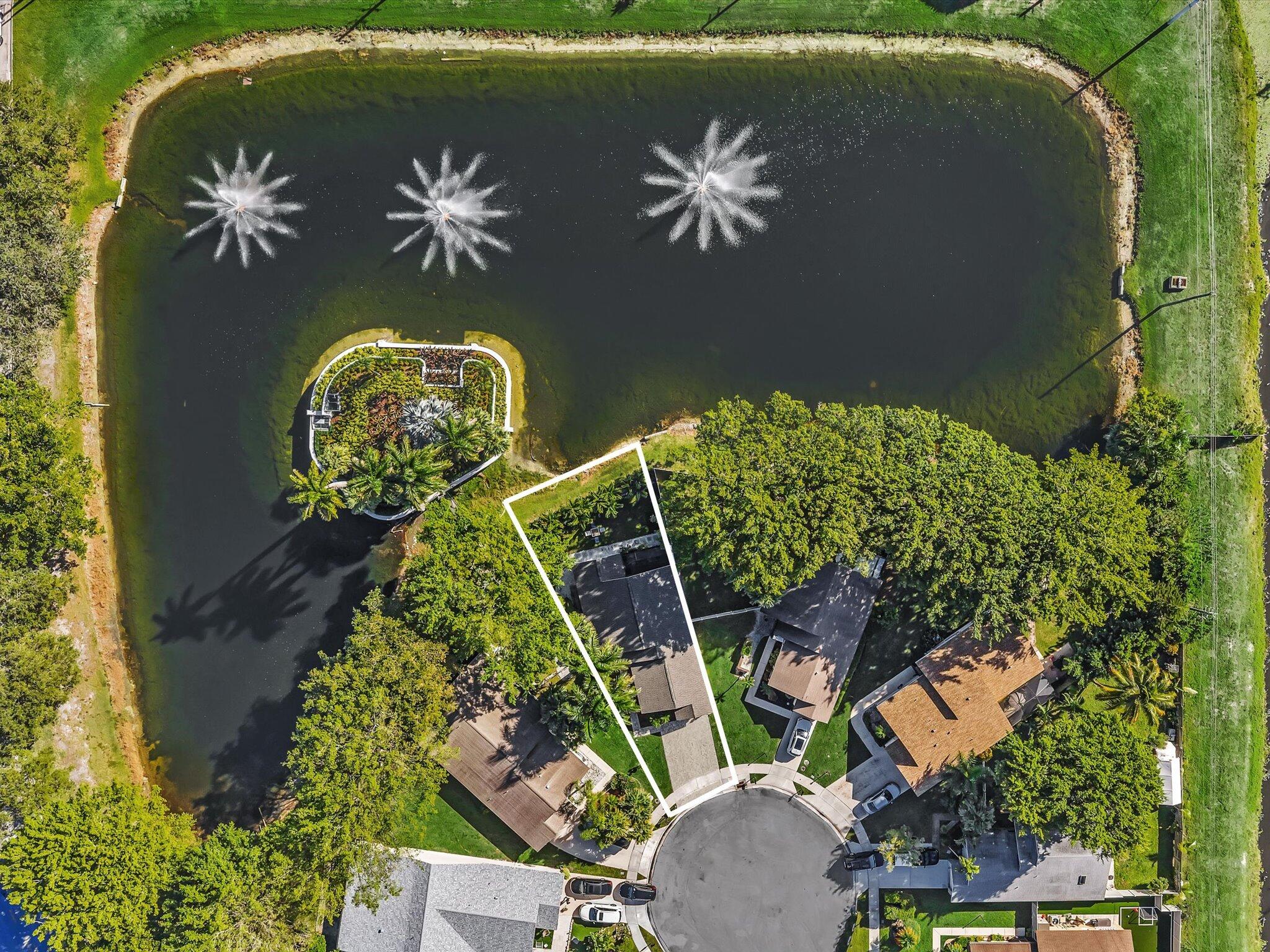 9043 Chatsworth Cascades Circle Boca Raton, FL 33434 - Photo 4 of 9 Prime Location on Lake