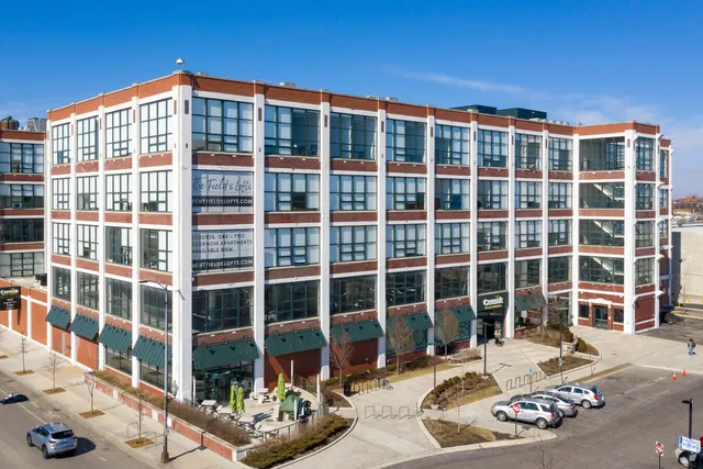 $2,145 | 4000 West Diversey Avenue, Unit 517, Chicago, IL 60639