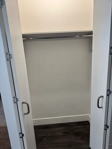 $2,145 | 4000 West Diversey Avenue, Unit 517, Chicago, IL 60639