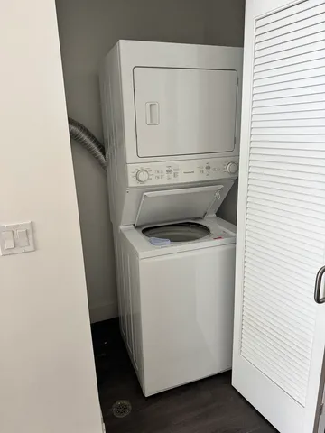 $2,145 | 4000 West Diversey Avenue, Unit 517, Chicago, IL 60639