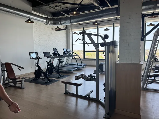 $2,145 | 4000 West Diversey Avenue, Unit 517, Chicago, IL 60639