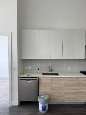 $2,145 | 4000 West Diversey Avenue, Unit 517, Chicago, IL 60639