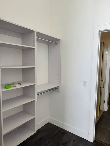 $2,145 | 4000 West Diversey Avenue, Unit 517, Chicago, IL 60639