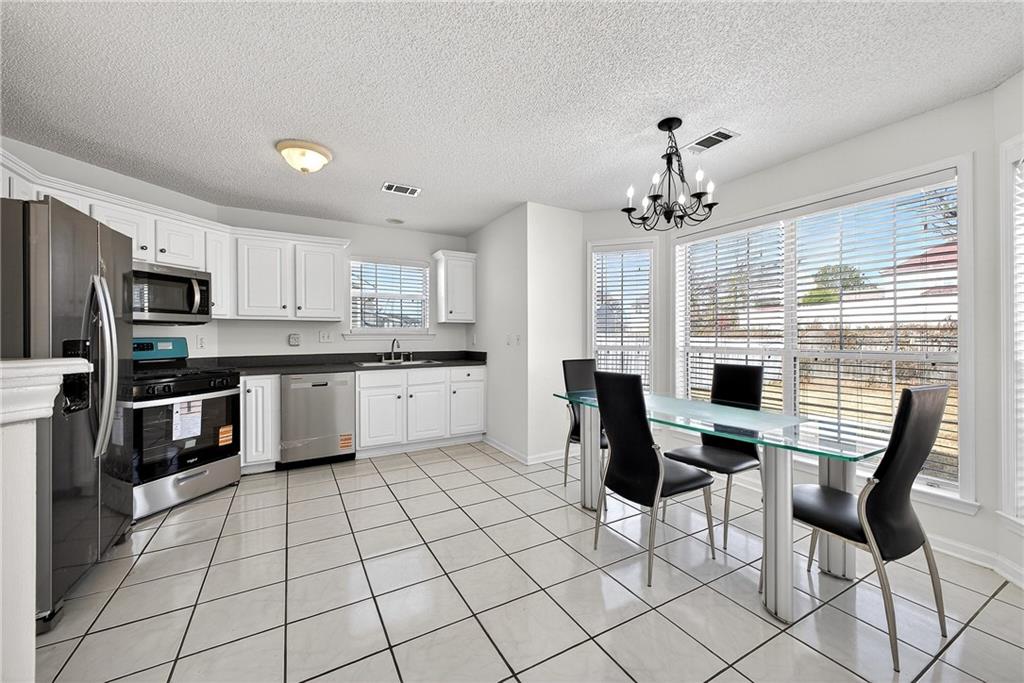 568 Ransom Way Stockbridge, GA 30281 - Photo 10 of 24