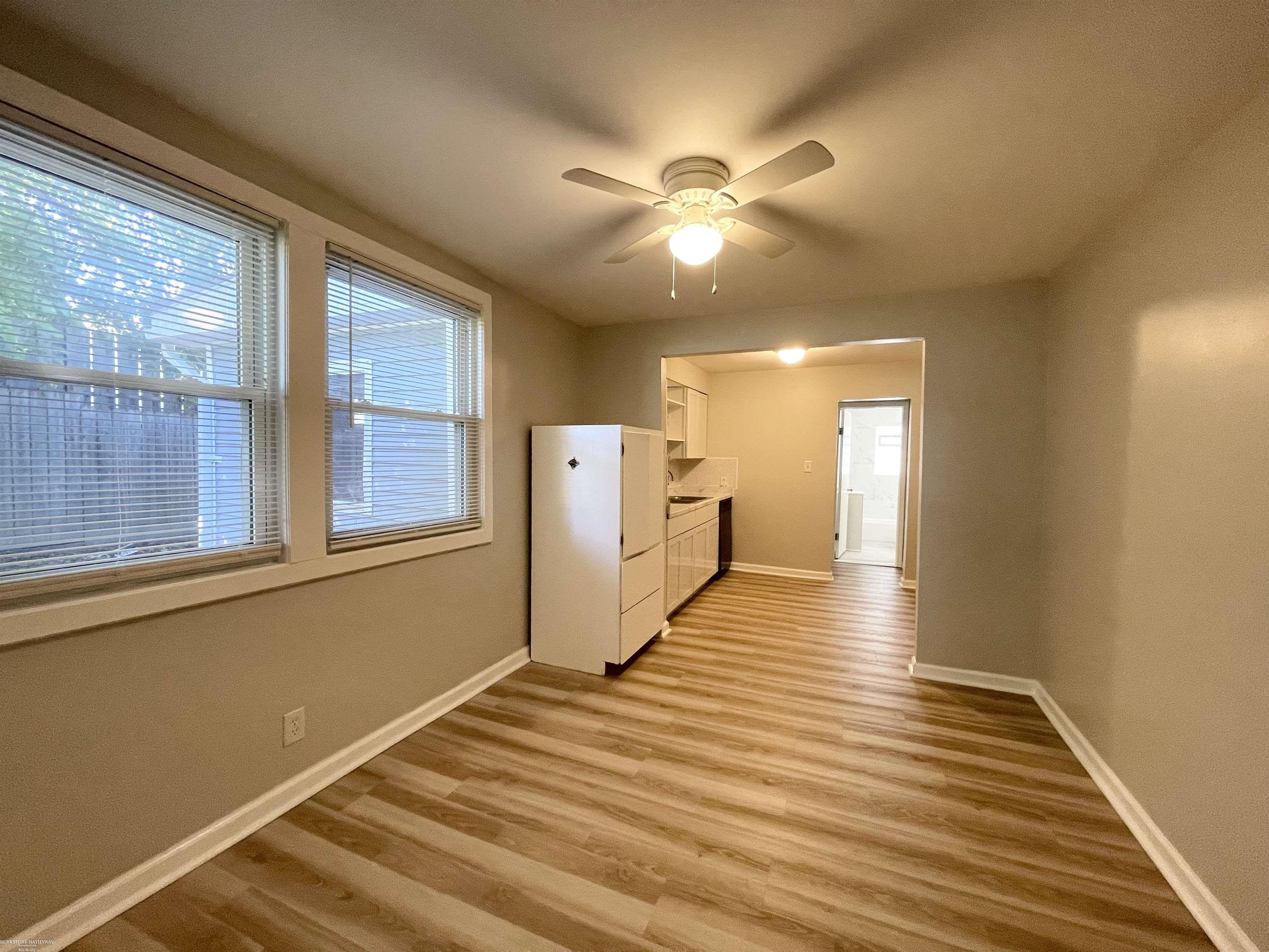 14827 East 10 Mile Road Warren, MI 48089 - Photo 8 of 16 50186154-0eca43eb-a50e-444a-b170-49b2fcfeb2ba.JPG